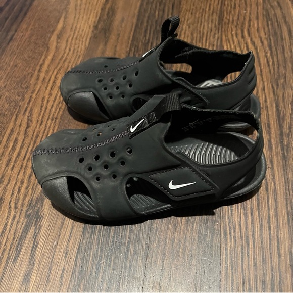 🚫SOLD🚫Kids Nike Sunray Protect 2 Sandals - Picture 2 of 6